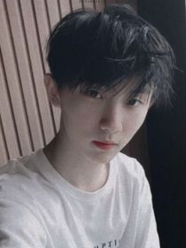 在你的身邊留下一朵玫瑰花