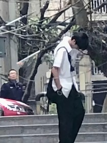 刘耀文：姐姐想吻文吗
