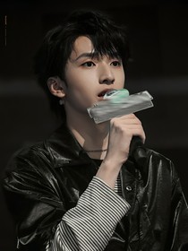 严浩翔：严总的草莓蛋糕
