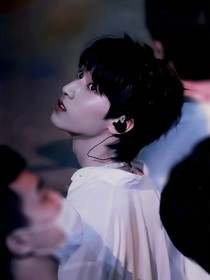 嚴(yán)浩翔：花落知多少