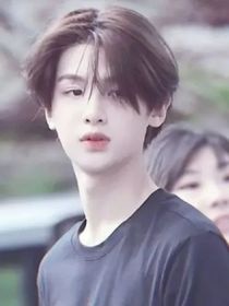 黄明昊：姐姐奶奶的