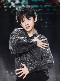 左航：老婆贴贴