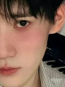 我成了我愛豆的室友？
