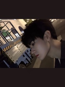 张真源：园中山茶
