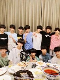 TF家族三代：我可以喜歡你嗎-d719