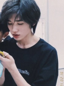宋亚轩：一起偷偷幸福吧