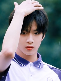 满月：有个醋坛子打翻了