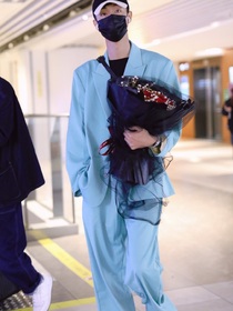 秦霄贤：妹妹扑进我的怀里