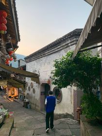 翟潇闻：无处安放