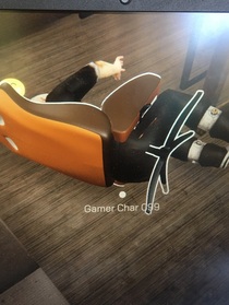 主播模拟器：朋友要拿枪赶我走