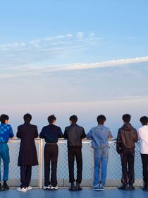 顶流男团a顶流女团