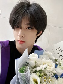 劉耀文：愛你……