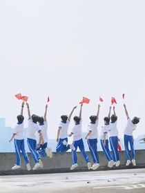 两组练习生的碰撞