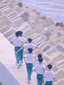 時代少年團：愛與距離