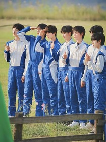 TNT：在平行世界穿梭