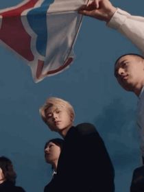我也偷偷在看你