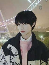 朱志鑫：玫瑰与你不同