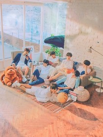 BTS：在時(shí)空的縫隙擁抱