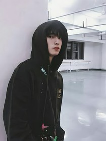 嚴(yán)浩翔：渣女改造計(jì)劃