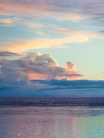 云与大海