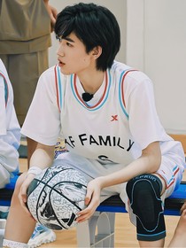 宋亞軒：女朋友是老師