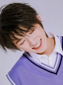 吻文的小奶团子