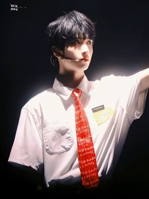 银闪：真戏假做