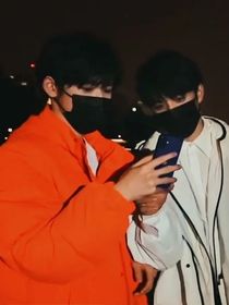 月亮之上的玫瑰