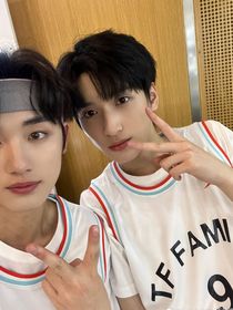 时代少年团群，第1集