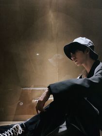 曦岩