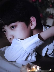 TF：月光吻過(guò)白玫瑰