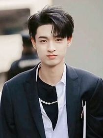 救赎，秦霄贤