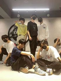 TNT：穿越到校园生活