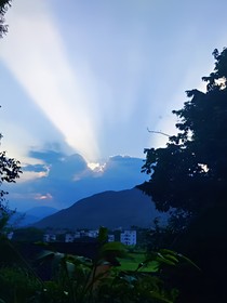余留寸光