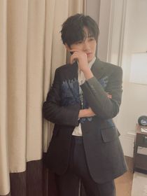 文轩：文哥的奶团子