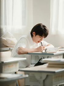 宋亚轩：曲中人亦散