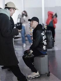 谋离