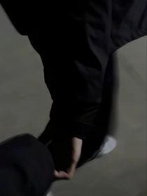 我们违背世俗