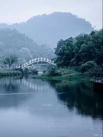 烟雨戏流年