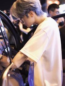 严浩翔：年下小奶狗