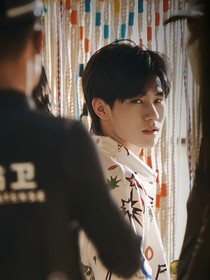 张真源：朗月入我怀
