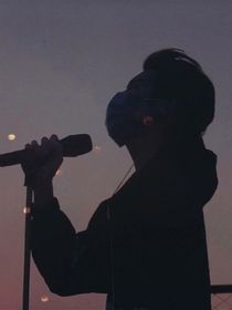 冷漠男友，变成小舔狗