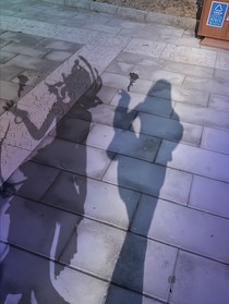 还以为有光
