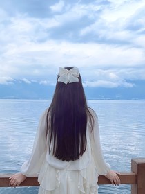 七月有你柿子樹下