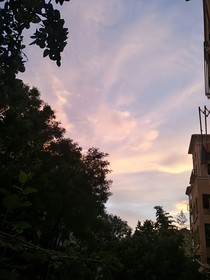 天那边的云