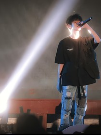 左航：合租室友是只猫？