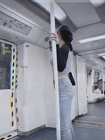 和奶茶依诺现实日常