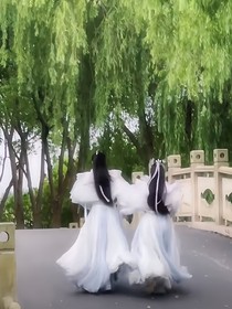 顾盼有相逢