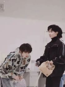 祺鑫：死后穿越，進行攻略