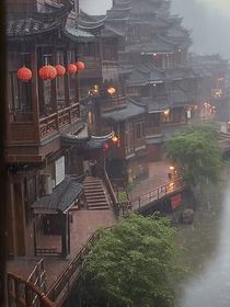 故里逢春……
